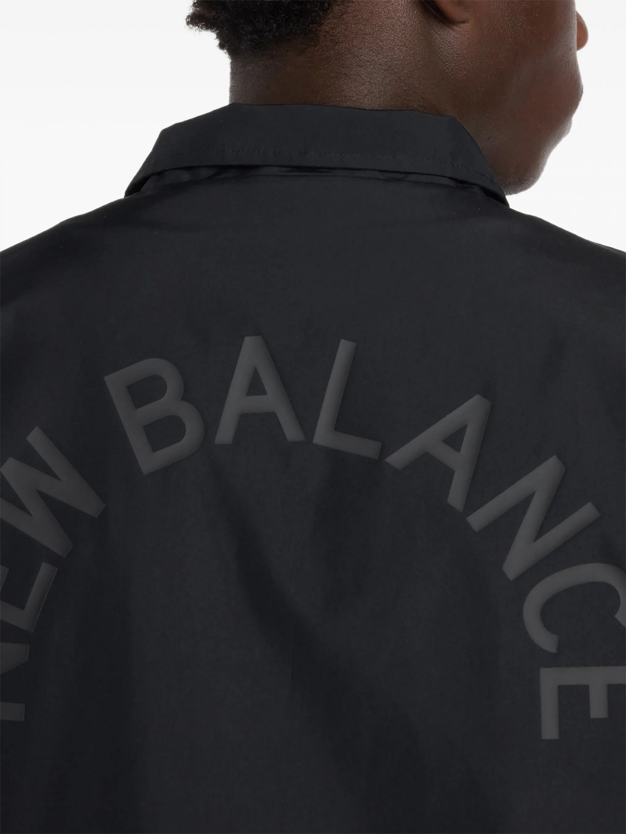 LIGHTWEIGHT COACHES JACKET #BLACK NEW BALANCE Capispalla MJ61U6AJBK