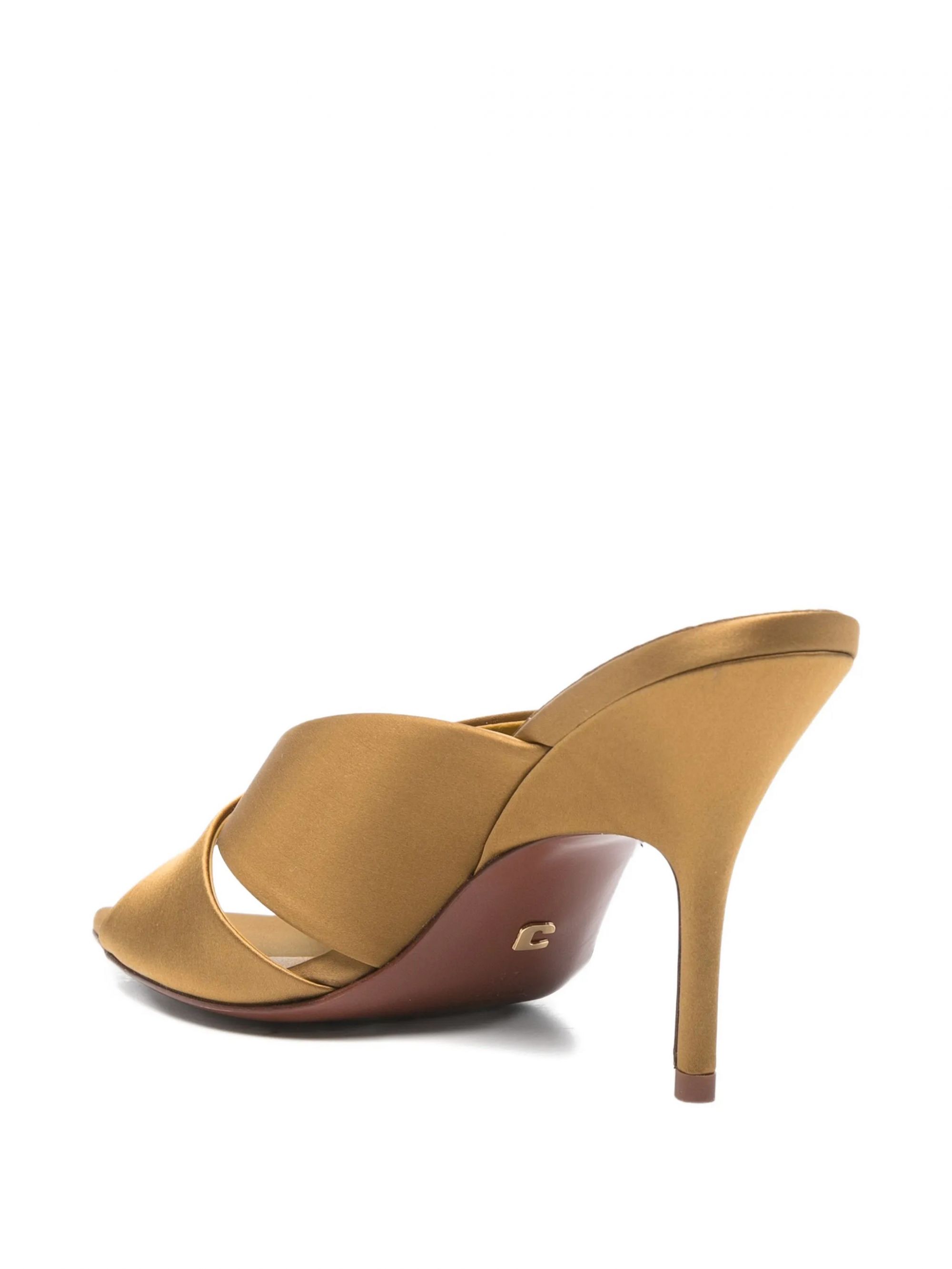 MULES #MOSTAZA LOLA CRUZ Scarpe 122Z75BK